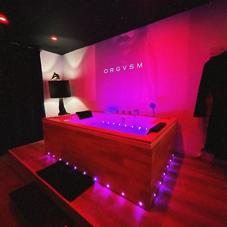 Love Room Haut De Gamme - L'Extase Avec Jacuzzi Violaines Экстерьер фото
