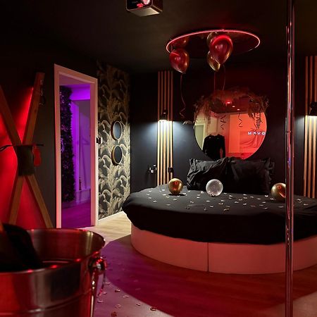 Love Room Haut De Gamme - L'Extase Avec Jacuzzi Violaines Экстерьер фото